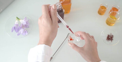 mixing skincare ingredients