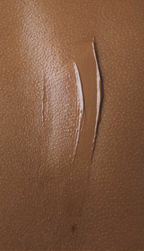 Smear of foundation